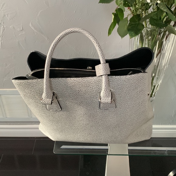 Colab Hand Bag - Picture 3 of 5